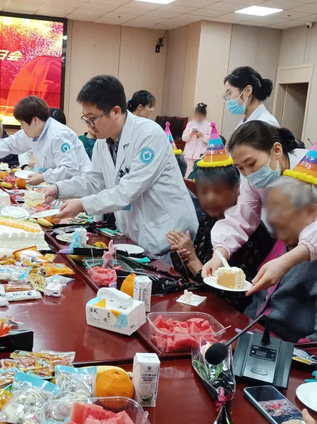 杭州顾连通济医院举办2025年第一季度住院患者生日会 